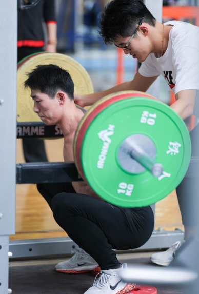 深度解析问鼎娱乐网址的运营模式